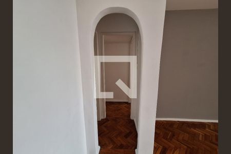 Corredor de apartamento para alugar com 3 quartos, 96m² em Laranjeiras, Rio de Janeiro