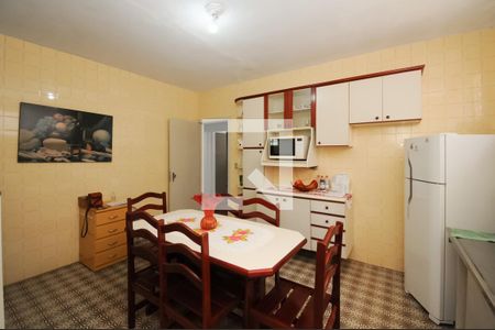 Casa à venda com 139m², 2 quartos e 3 vagas Casa à venda com 139m², 2 quartos e 3 vagasCozinha