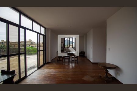 Sala de apartamento à venda com 1 quarto, 221m² em Recreio dos Bandeirantes, Rio de Janeiro