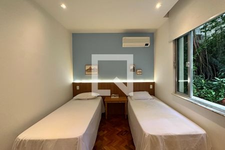 Quarto 1 de apartamento à venda com 2 quartos, 90m² em Copacabana, Rio de Janeiro