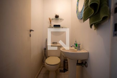 Lavabo de apartamento à venda com 3 quartos, 100m² em Tijuca, Rio de Janeiro