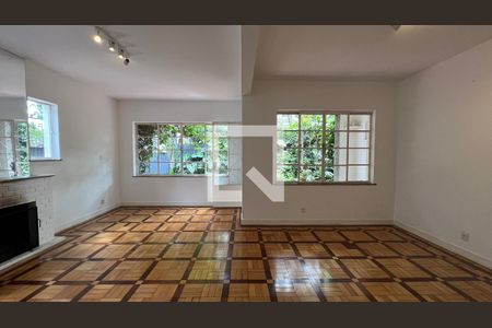 Sala de casa para alugar com 4 quartos, 250m² em Jardim Paulistano, São Paulo