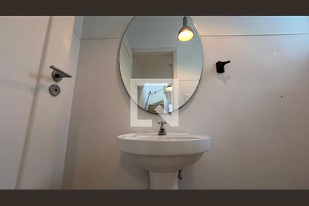 Lavabo de casa para alugar com 4 quartos, 250m² em Jardim Paulistano, São Paulo