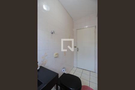 Lavabo de casa para alugar com 3 quartos, 298m² em Vila Roque, São Paulo