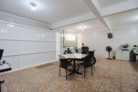 Casa à venda com 298m², 3 quartos e 12 vagas Casa à venda com 298m², 3 quartos e 12 vagasEscritório 2