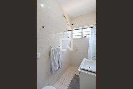 Casa à venda com 298m², 3 quartos e 12 vagas Casa à venda com 298m², 3 quartos e 12 vagasBanheiro de serviço