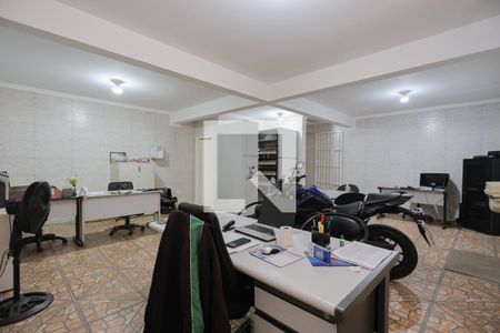 Casa à venda com 298m², 3 quartos e 12 vagas Casa à venda com 298m², 3 quartos e 12 vagasEscritório 2