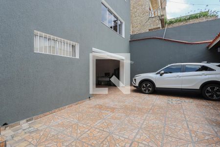 Casa à venda com 298m², 3 quartos e 12 vagas Casa à venda com 298m², 3 quartos e 12 vagasGaragem