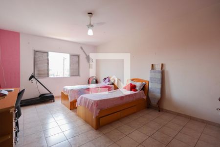 Casa à venda com 298m², 3 quartos e 12 vagas Casa à venda com 298m², 3 quartos e 12 vagasQuarto 2