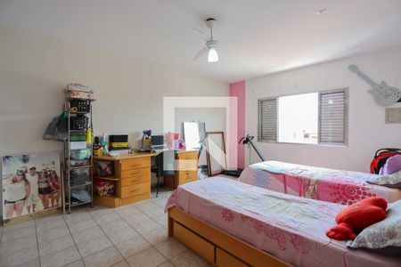 Casa à venda com 298m², 3 quartos e 12 vagas Casa à venda com 298m², 3 quartos e 12 vagasQuarto 2