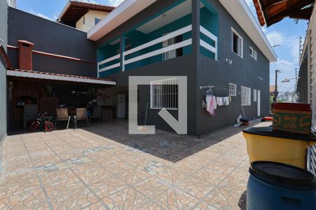 Casa à venda com 298m², 3 quartos e 12 vagas Casa à venda com 298m², 3 quartos e 12 vagasQuintal