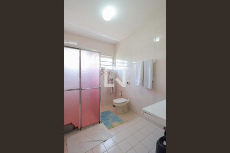 Casa à venda com 298m², 3 quartos e 12 vagas Casa à venda com 298m², 3 quartos e 12 vagasBanheiro