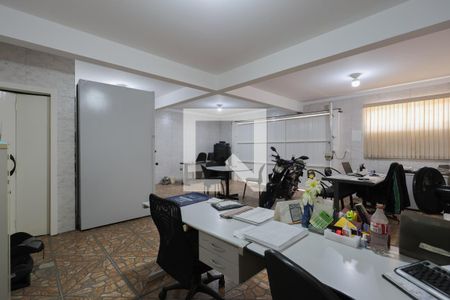 Casa à venda com 298m², 3 quartos e 12 vagas Casa à venda com 298m², 3 quartos e 12 vagasEscritório 2