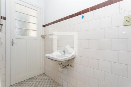 Banheiro de apartamento para alugar com 1 quarto, 39m² em São Geraldo, Porto Alegre