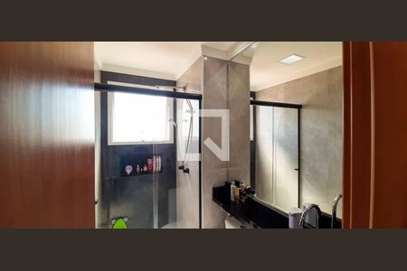 Apartamento à venda com 46m², 2 quartos e 1 vaga Apartamento à venda com 46m², 2 quartos e 1 vagaBanheiro