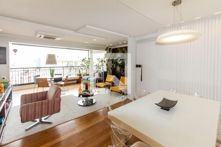 Sala de apartamento à venda com 3 quartos, 126m² em Moema, São Paulo