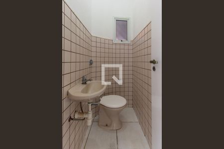 Lavabo de casa para alugar com 3 quartos, 100m² em Água Rasa, São Paulo