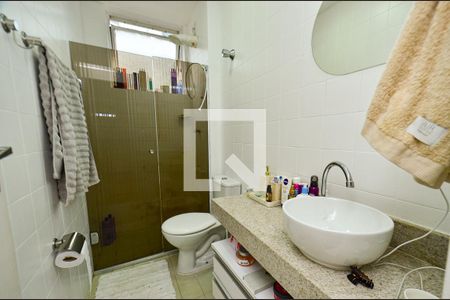 Banheiro social de apartamento à venda com 2 quartos, 60m² em Sion, Belo Horizonte