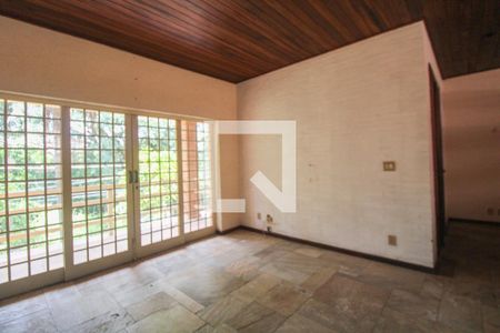 Sala de casa de condomínio à venda com 4 quartos, 493m² em Jardim Sorirama (Sousas), Campinas