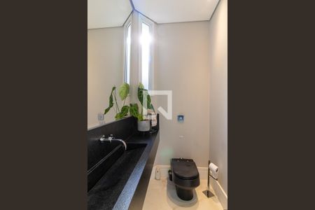 Lavabo de casa de condomínio para alugar com 3 quartos, 372m² em Fazenda Santa Cândida, Campinas