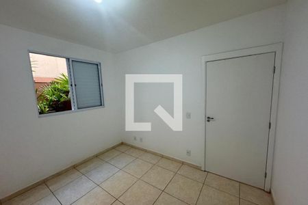 Dormitório 01 de apartamento para alugar com 2 quartos, 43m² em Residencial Parque dos Servidores, Ribeirão Preto