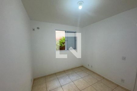 Dormitório 01 de apartamento para alugar com 2 quartos, 43m² em Residencial Parque dos Servidores, Ribeirão Preto