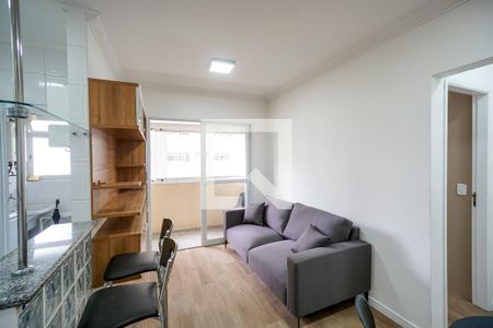 Sala e cozinha de apartamento para alugar com 1 quarto, 36m² em Vila Gomes Cardim, São Paulo