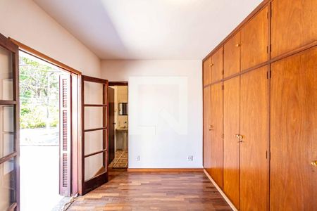 Suite de casa à venda com 3 quartos, 179m² em Jardim Rizzo, São Paulo