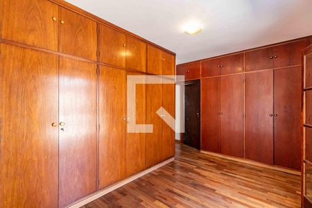 Suite de casa à venda com 3 quartos, 179m² em Jardim Rizzo, São Paulo