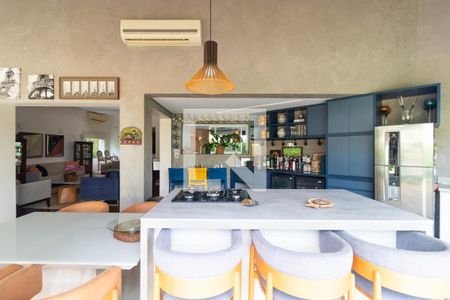 Casa de condomínio à venda com 555m², 4 quartos e 2 vagas Casa de condomínio à venda com 555m², 4 quartos e 2 vagasÁrea Gourmet