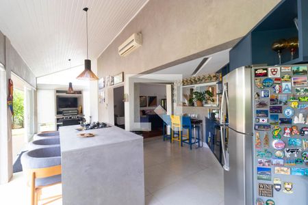 Casa de condomínio à venda com 555m², 4 quartos e 2 vagas Casa de condomínio à venda com 555m², 4 quartos e 2 vagasÁrea Gourmet