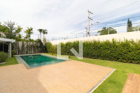 Casa de condomínio à venda com 555m², 4 quartos e 2 vagas Casa de condomínio à venda com 555m², 4 quartos e 2 vagasQuintal