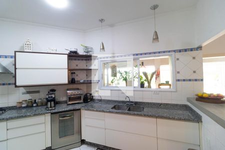 Casa de condomínio à venda com 555m², 4 quartos e 2 vagas Casa de condomínio à venda com 555m², 4 quartos e 2 vagasCozinha