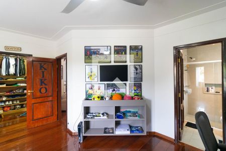 Casa de condomínio à venda com 555m², 4 quartos e 2 vagas Casa de condomínio à venda com 555m², 4 quartos e 2 vagasSuíte 01