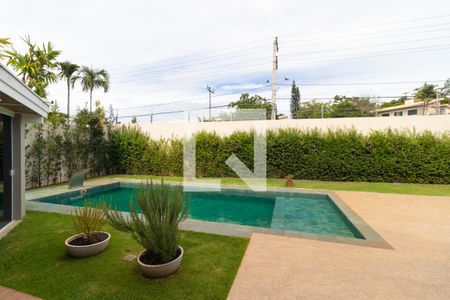 Casa de condomínio à venda com 555m², 4 quartos e 2 vagas Casa de condomínio à venda com 555m², 4 quartos e 2 vagasQuintal