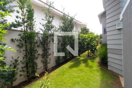 Casa de condomínio à venda com 555m², 4 quartos e 2 vagas Casa de condomínio à venda com 555m², 4 quartos e 2 vagasQuintal