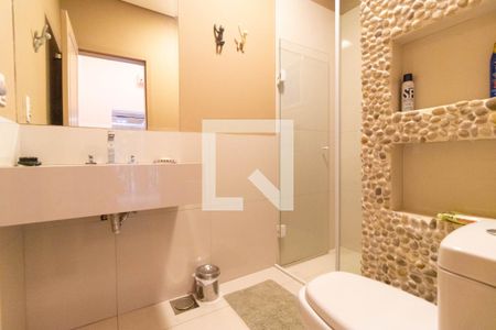 Casa de condomínio à venda com 555m², 4 quartos e 2 vagas Casa de condomínio à venda com 555m², 4 quartos e 2 vagasBanheiro da Academia