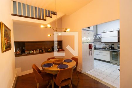 Casa de condomínio à venda com 555m², 4 quartos e 2 vagas Casa de condomínio à venda com 555m², 4 quartos e 2 vagasCopa