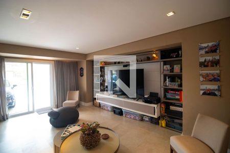 Casa de condomínio à venda com 555m², 4 quartos e 2 vagas Casa de condomínio à venda com 555m², 4 quartos e 2 vagasSalas