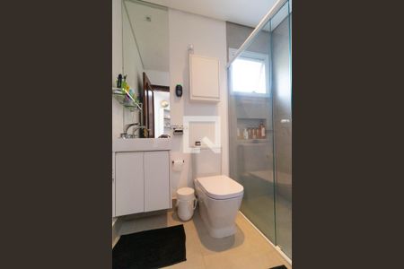 Casa de condomínio à venda com 555m², 4 quartos e 2 vagas Casa de condomínio à venda com 555m², 4 quartos e 2 vagasBanheiro da Suíte 02