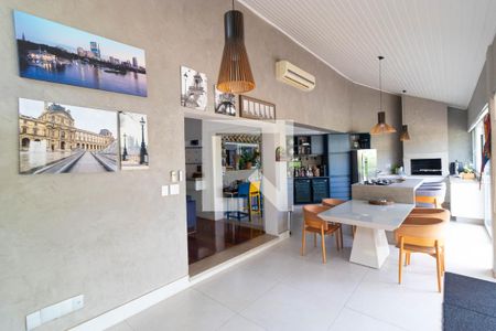 Casa de condomínio à venda com 555m², 4 quartos e 2 vagas Casa de condomínio à venda com 555m², 4 quartos e 2 vagasÁrea Gourmet