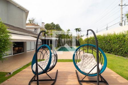 Casa de condomínio à venda com 555m², 4 quartos e 2 vagas Casa de condomínio à venda com 555m², 4 quartos e 2 vagasQuintal