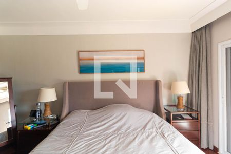 Casa de condomínio à venda com 555m², 4 quartos e 2 vagas Casa de condomínio à venda com 555m², 4 quartos e 2 vagasSuíte 03