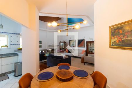 Casa de condomínio à venda com 555m², 4 quartos e 2 vagas Casa de condomínio à venda com 555m², 4 quartos e 2 vagasCopa