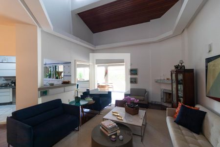 Casa de condomínio à venda com 555m², 4 quartos e 2 vagas Casa de condomínio à venda com 555m², 4 quartos e 2 vagasSalas