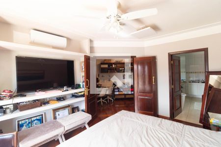 Casa de condomínio à venda com 555m², 4 quartos e 2 vagas Casa de condomínio à venda com 555m², 4 quartos e 2 vagasSuíte 03