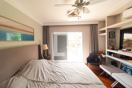 Casa de condomínio à venda com 555m², 4 quartos e 2 vagas Casa de condomínio à venda com 555m², 4 quartos e 2 vagasSuíte 03