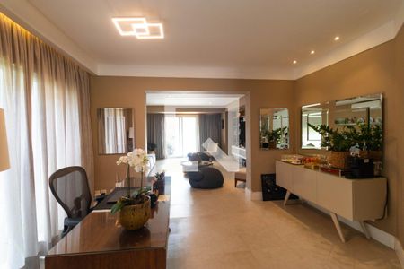 Casa de condomínio à venda com 555m², 4 quartos e 2 vagas Casa de condomínio à venda com 555m², 4 quartos e 2 vagasSalas