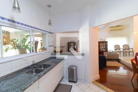 Casa de condomínio à venda com 555m², 4 quartos e 2 vagas Casa de condomínio à venda com 555m², 4 quartos e 2 vagasCozinha