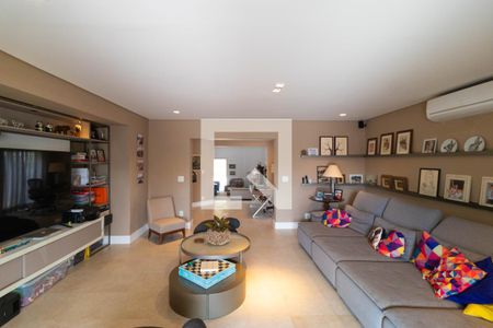 Casa de condomínio à venda com 555m², 4 quartos e 2 vagas Casa de condomínio à venda com 555m², 4 quartos e 2 vagasSalas